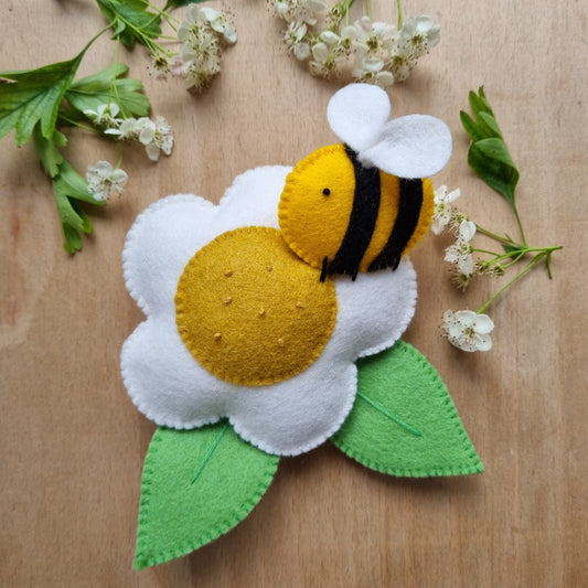 Bee and a flower PDF PATTERN