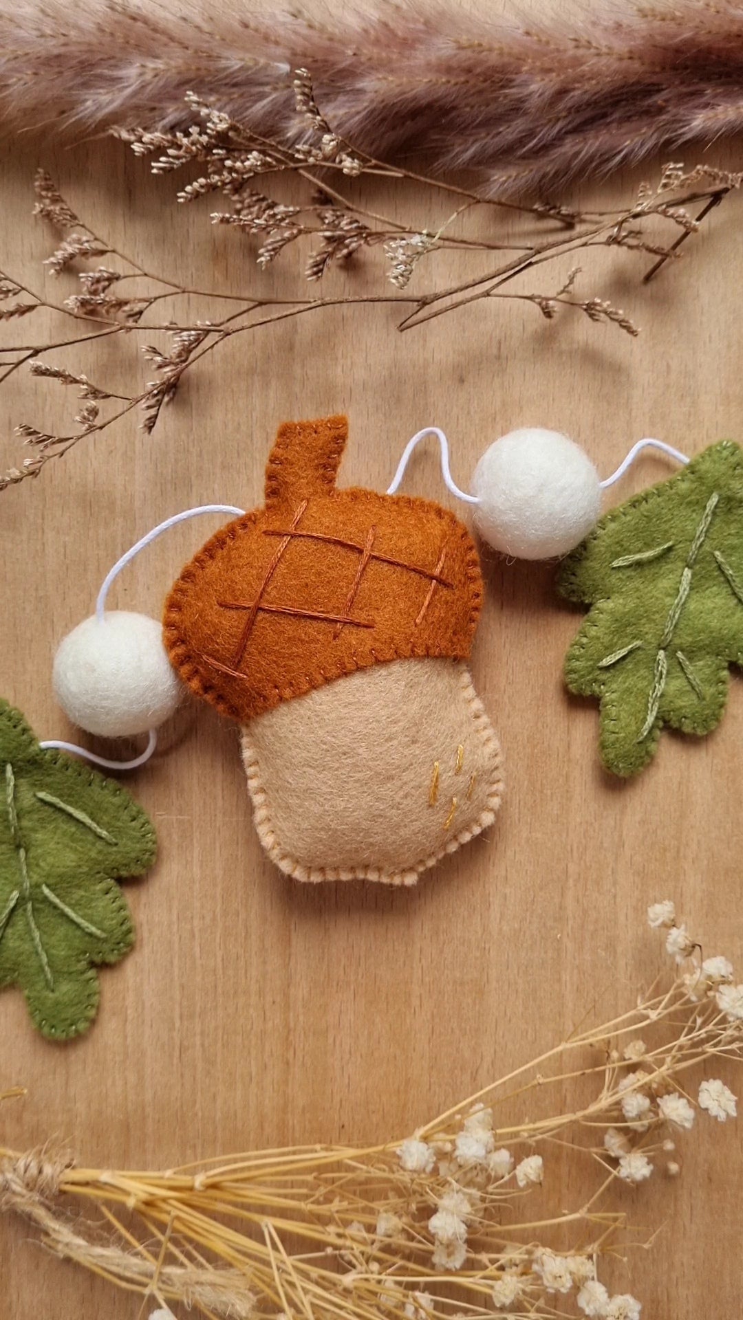 Acorn ornament and garland Illustrated Tutorial and PDF Pattern + Commercial License