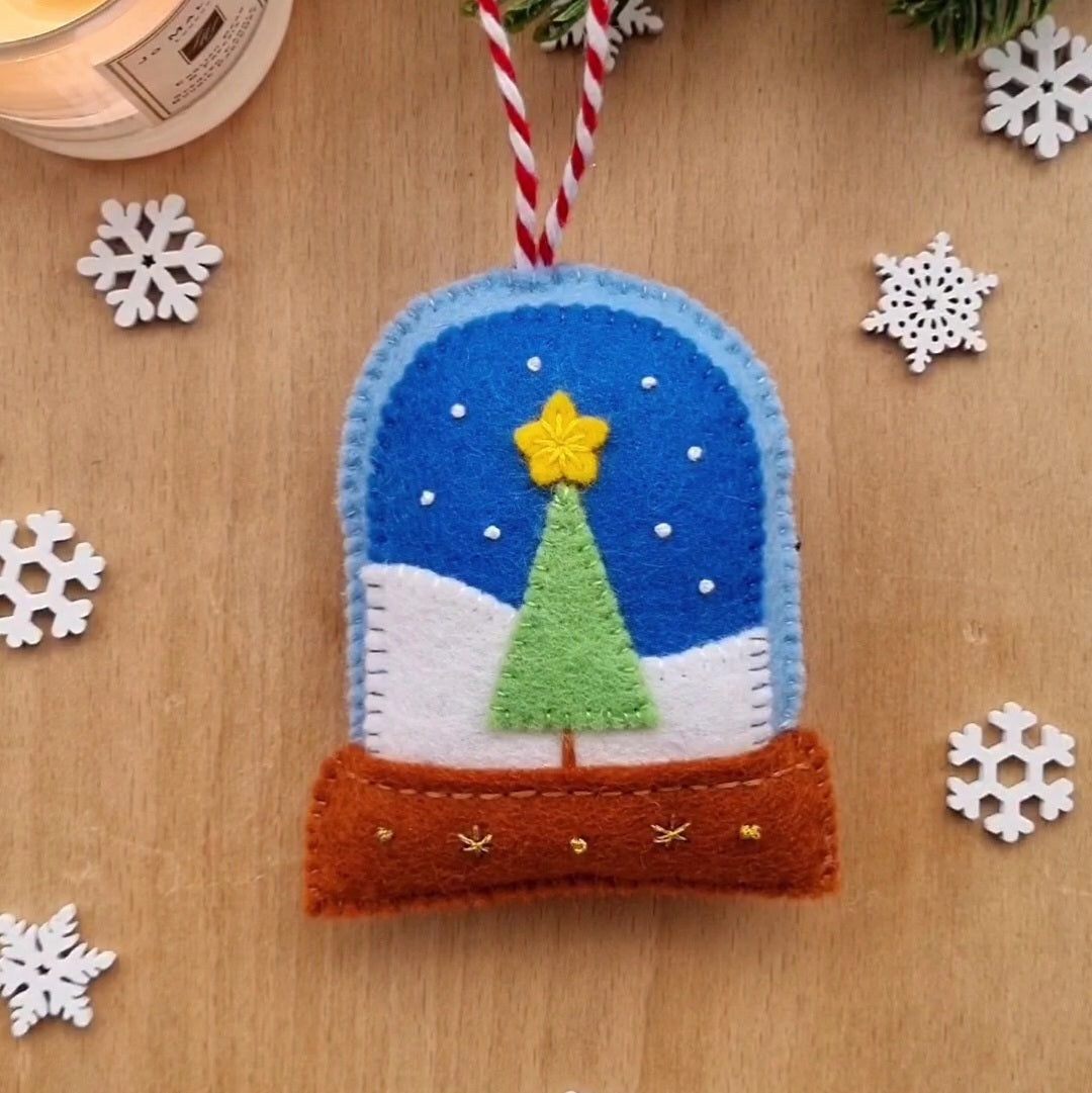 Advent Calendar 2024 Snow Globe- Day 4 PDF pattern