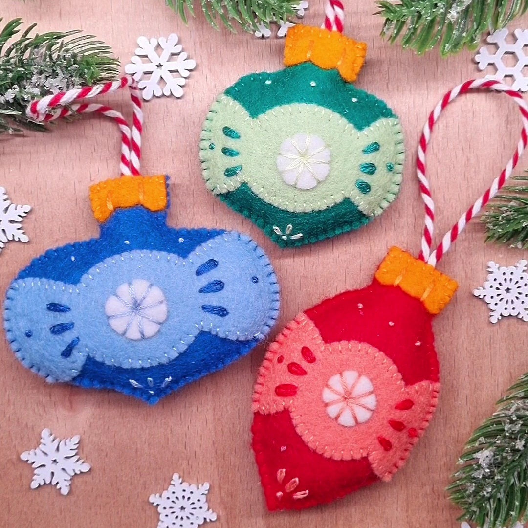 Advent Calendar 2024 Baubles Set - Day 17 PDF pattern